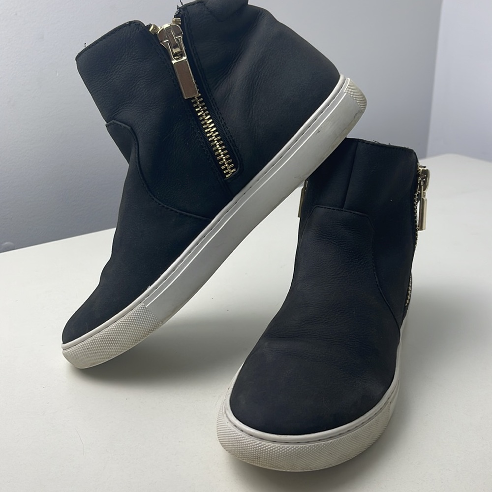 Kenneth Cole New York Black Ankle Boots